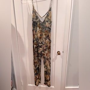 Like New! Worn once. XS Jumper. Olive floral pattern.